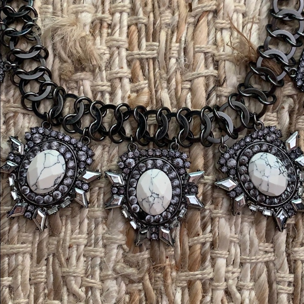 BaubleBar statement necklace - Picture 3 of 5